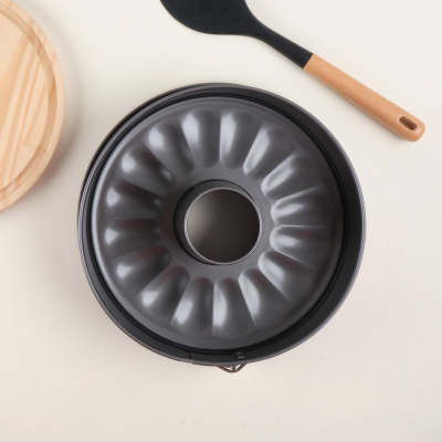 Guardini Borulu Kek Kalıbı Mor 26 cm - 2