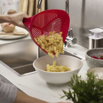 Joseph Joseph Duo Üçgen Süzgeç Kırmızı - 2