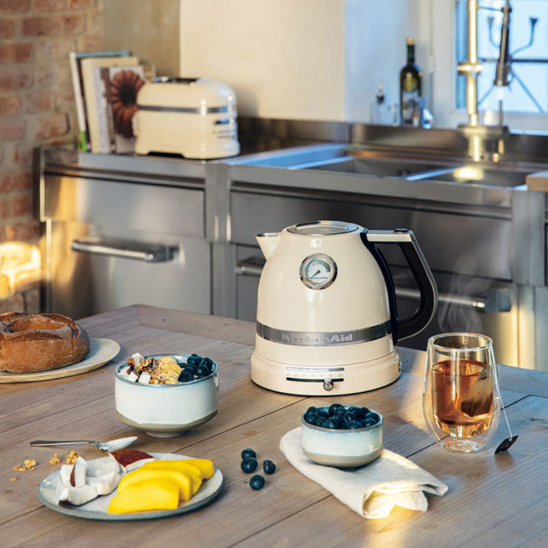 KitchenAid Artisan 1,5 Litre Kettle Krem - 2